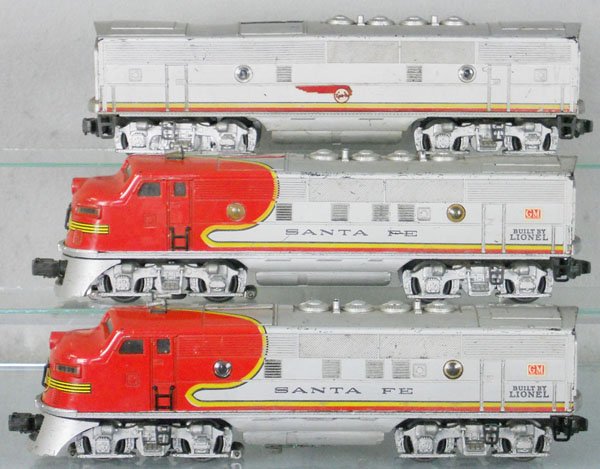 LIONEL 2333 SANTA FE ABA DIESELS: O ga, power A unit has battery damage, B unit has body warp, both have nose decal chips, C4.
