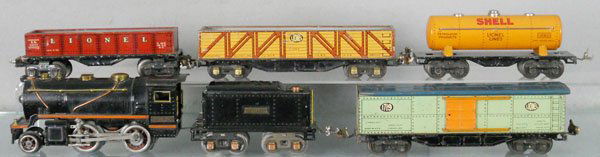 LIONEL TRAIN SET: O ga, 257 loco, 262T tender, 1719 box car, 2677 gondola, 1717 gondola, 1680 tank, C5-6.