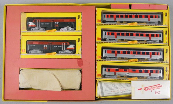 FLEISCHMANN 1342/4 NHC BAY STATE TRAIN SET: HO ga, 2-rail, 1342/1341 NC New Haven diesels, w/cars 1415 NC, 3 #1414 NJC, w/factory-wrapped track, orig boxes, set box & inserts minor wear, C8-9.