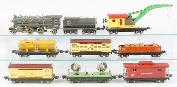 LIONEL TRAIN SET (1 of 2)