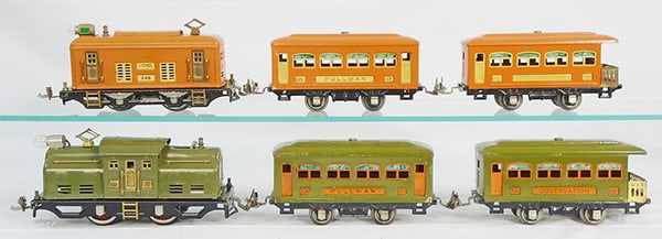 2 LIONEL TRAIN SETS