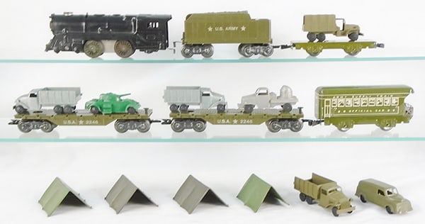 MARX MILITARY TRAIN SET (1 of 2)