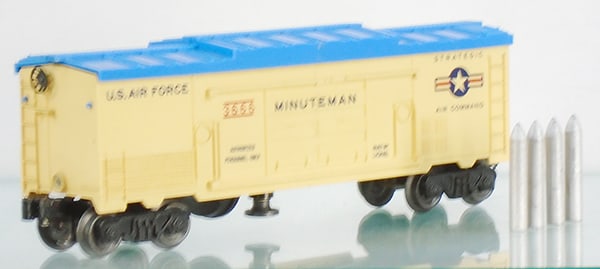LIONEL 3666 MINUTEMAN CAR