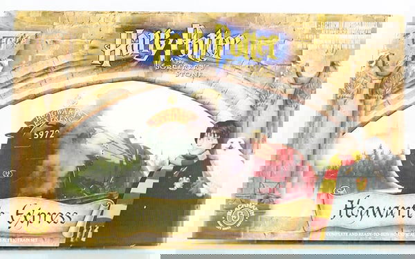 BACHMANN HARRY POTTER HOGWARTS EXPRESS SET (1 of 2)