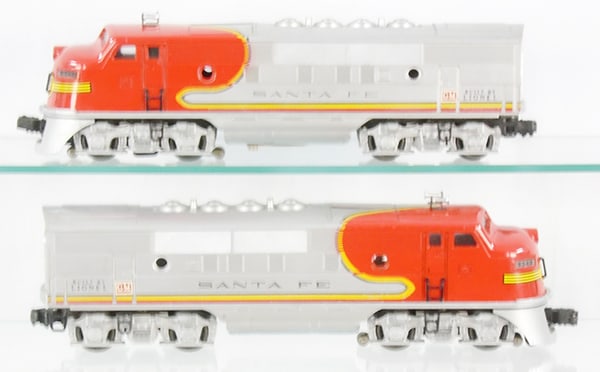 LIONEL 2343 SANTA FE AA F3 DIESELS (1 of 3)