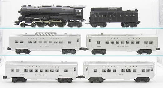 LIONEL TRAIN SET (1 of 2)