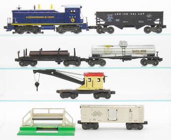 LIONEL TRAIN SET (1 of 2)
