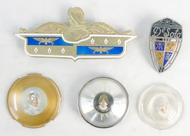 DESOTO BADGES & HORN BUTTONS