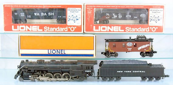 LIONEL NYC TRAIN SET