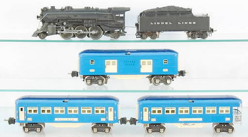 LIONEL TRAIN SET (1 of 2)