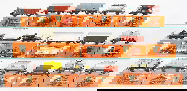 15 MARKLIN FREIGHT CARS: HO ga, 311, 4505, 4621, 4500, 4610, 4618, 4620, 4506, 4511, 4614, 4502, 4501, 4513, missing wheels, 4511, 4500, orig boxes minor wear, C7-9.