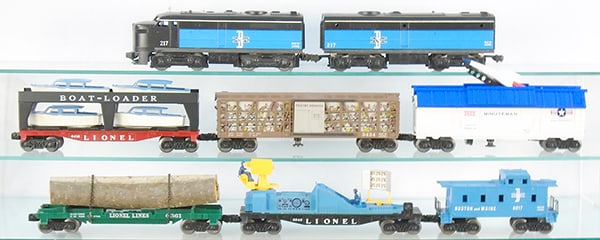 LIONEL TRAIN SET (1 of 3)