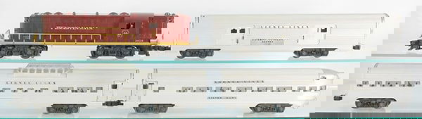 LIONEL TRAIN SET (1 of 2)