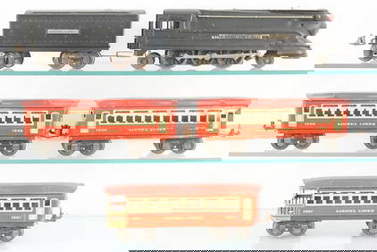 LIONEL TRAIN SET (1 of 2)
