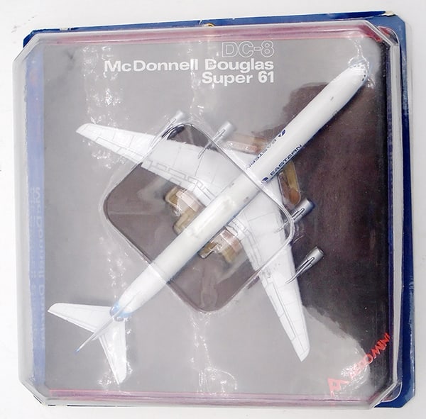 AERO MINI DC8 MCDONNELL DOUGLAS SUPER 61 (1 of 2)