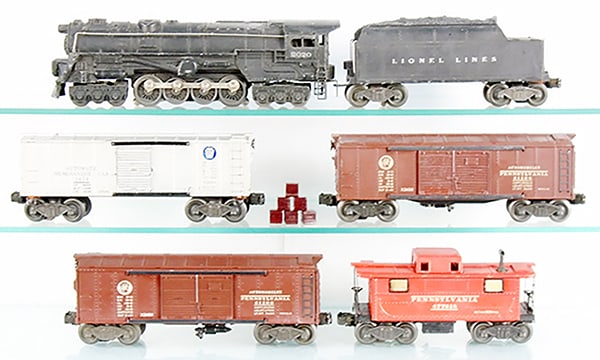 LIONEL TRAIN SET (1 of 2)