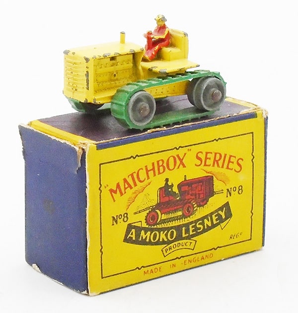 MATCHBOX 8A2 CATERPILLAR TRACTOR (1 of 2)