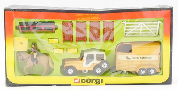 CORGI 29 JEEP & HORSE BOX: orig box & insert has old water damage, toys are undamaged, C9.