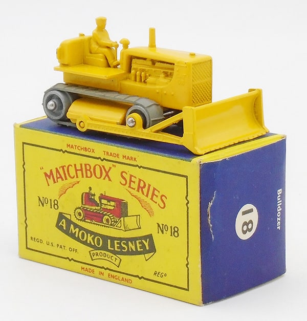 MATCHBOX 18C2 CATERPILLAR BULLDOZER: ST code 6, gray treads, B5 orig box, C9.