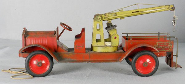 KEYSTONE 78 EMERGENCY WRECKER: painted pressed steel, 26" long, light surface oxidation overall, minor decal wear, C4-5.