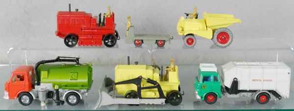 6 DINKY VEHICLES: 563 Heavy Tractor, no treads, 14A BEV Truck, 562 Dump Truck, 451 Johnson Street Sweeper, windshield scratched, 561 Bulldozer, some oxidation on metal parts, no treads, 978 Refuse Truck, w/1 garbage ca