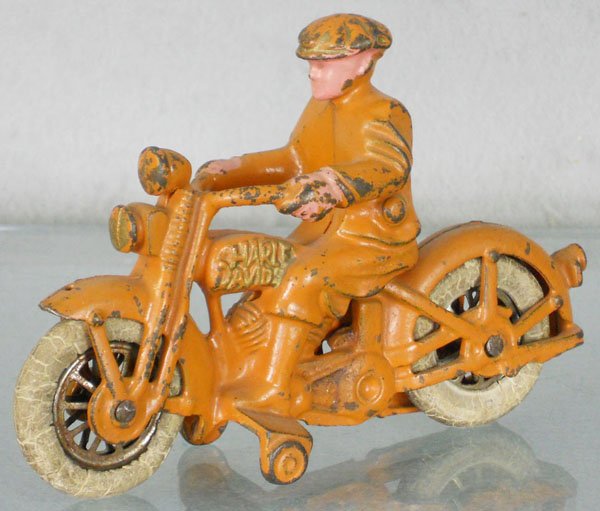 HUBLEY HARLEY DAVIDSON MOTORCYCLE: painted cast iron, 6" long, rubber tires worn, C5.