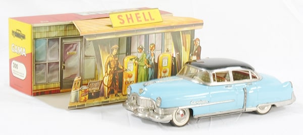 GAMA 300 1953 CADILLAC SEDAN (1 of 2)