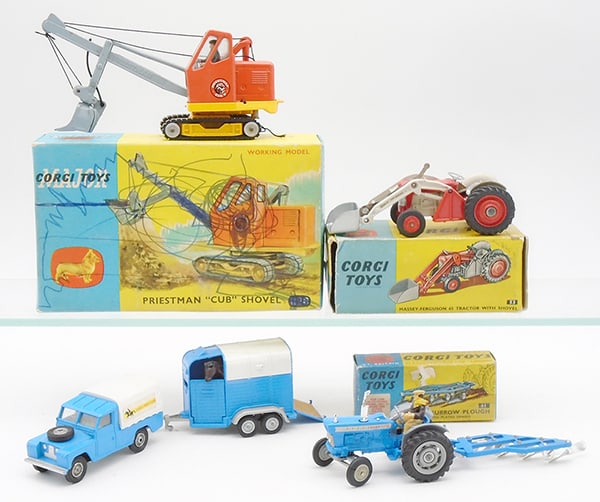 4 CORGI VEHICLES (1 of 2)