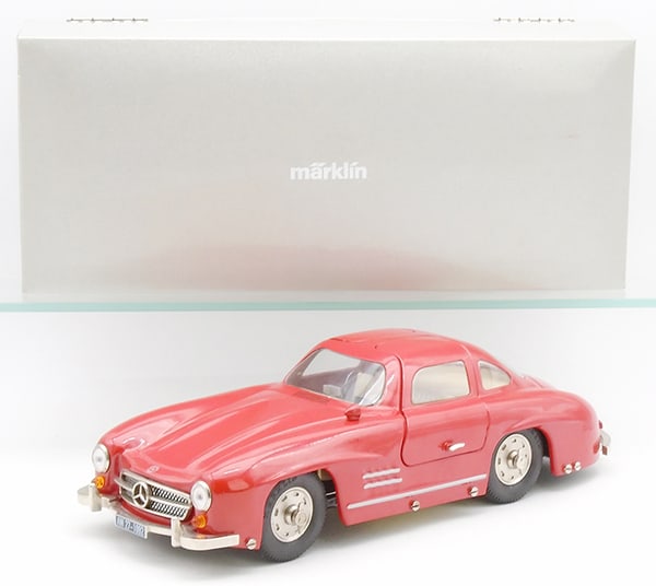 MARKLIN 1092 MERCEDES 300SL MUSEUM MODEL: handpainted tin, 13", windup working, orig box minor wear, C9.