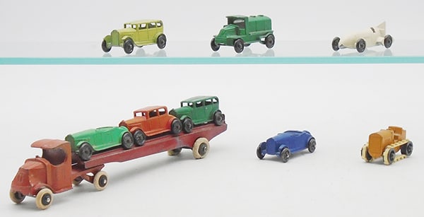 TOOTSIETOY MACK AUTO TRANSPORT (1 of 2)