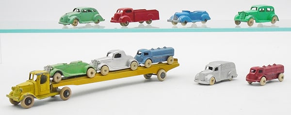 TOOTSIETOY MACK AUTO TRANSPORT (1 of 2)