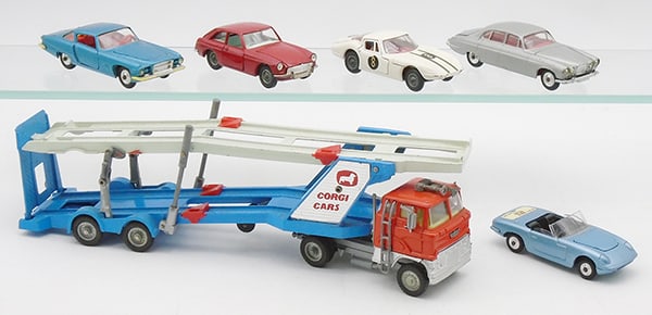 CORGI AUTO TRANSPORT SET (1 of 2)