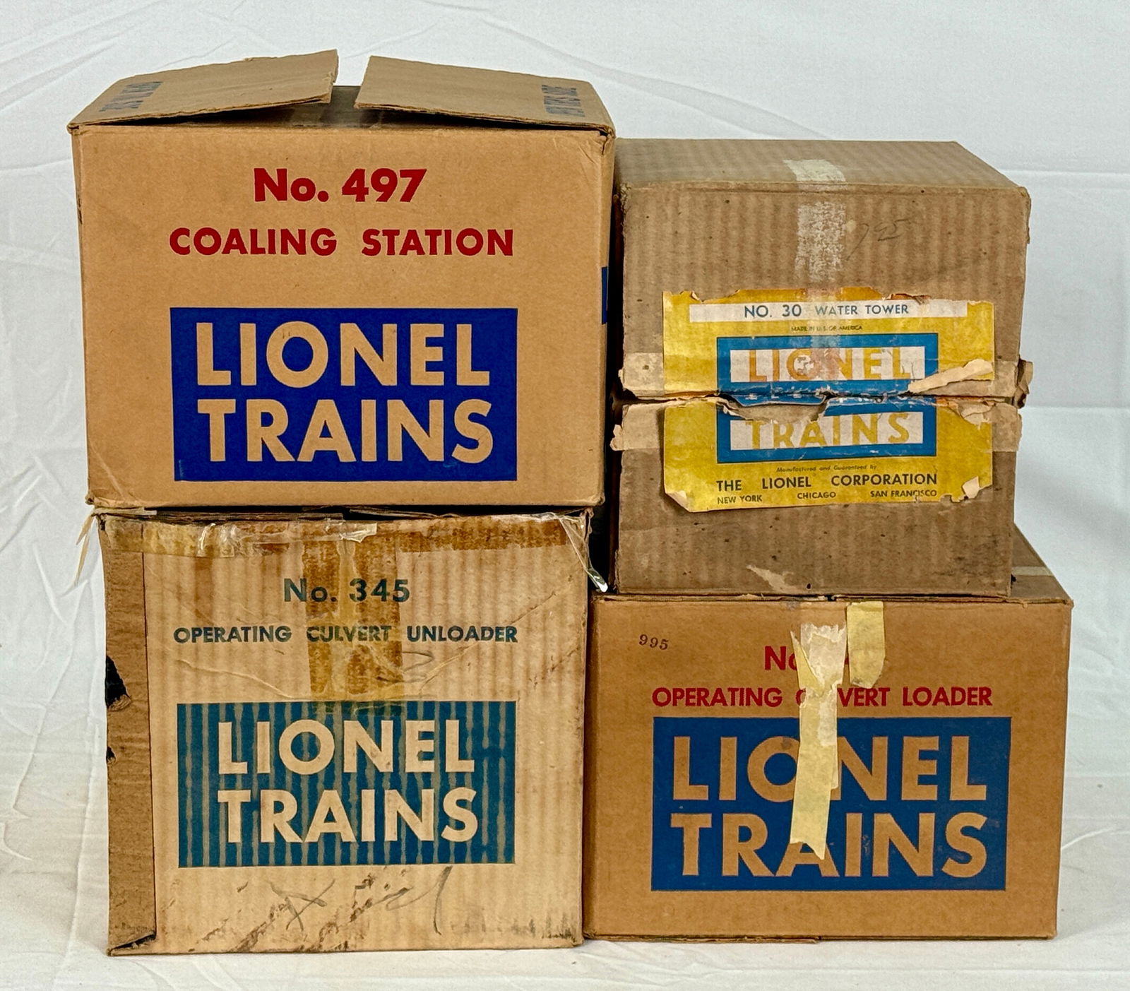 4 Lionel Operating Accessories (1 of 3)
