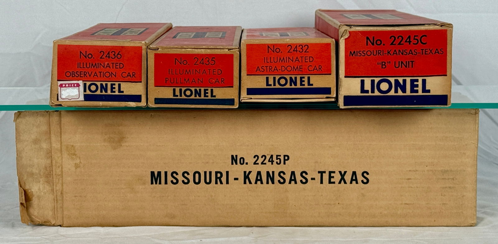 A Lionel 2245 Texas Special F3 AB Diesel Locomotive Set with Three Passenger Cars and Original Boxes (1 of 4)