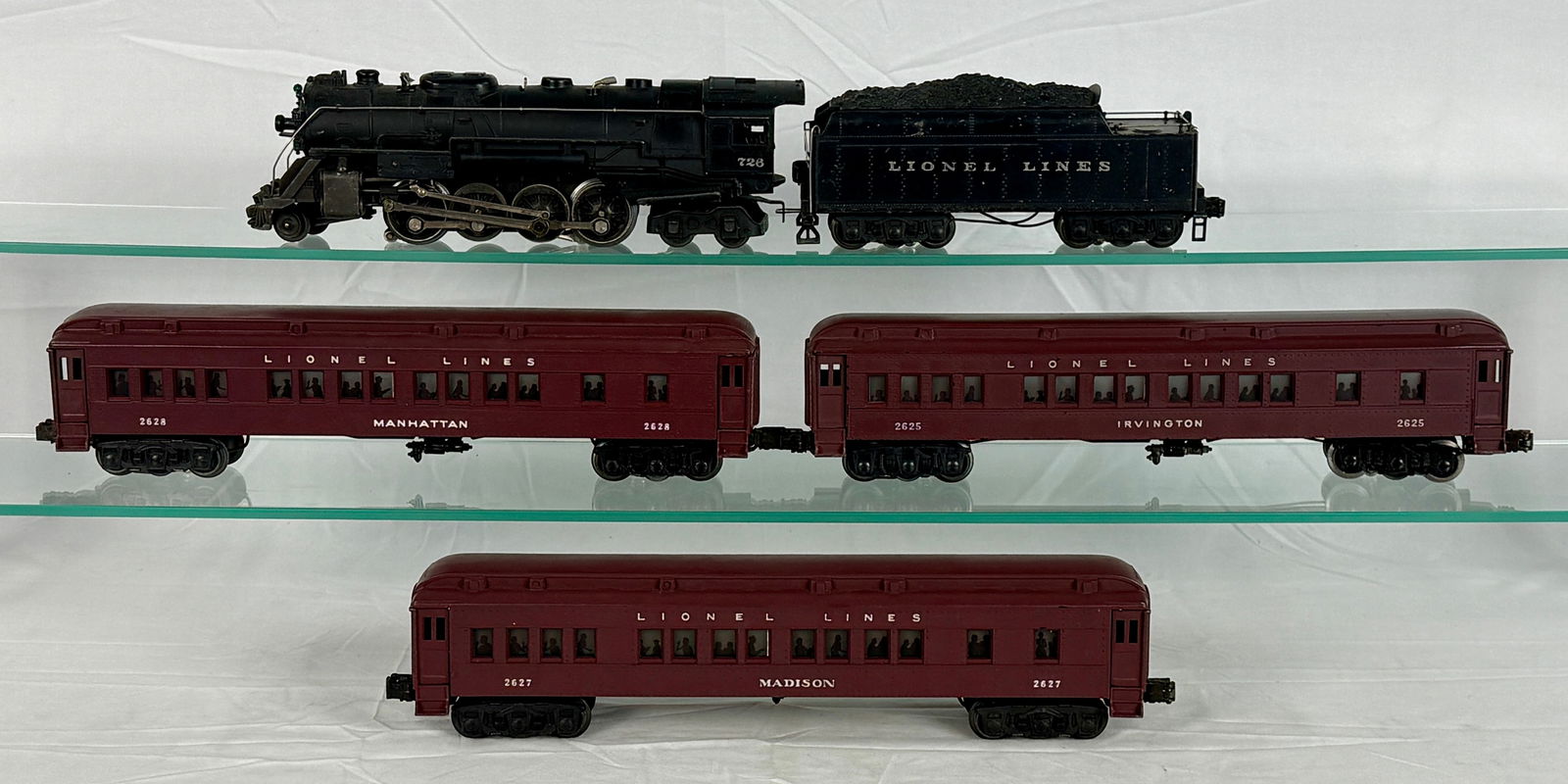Lionel O Gauge 726 Berkshire Passenger Set (1 of 3)