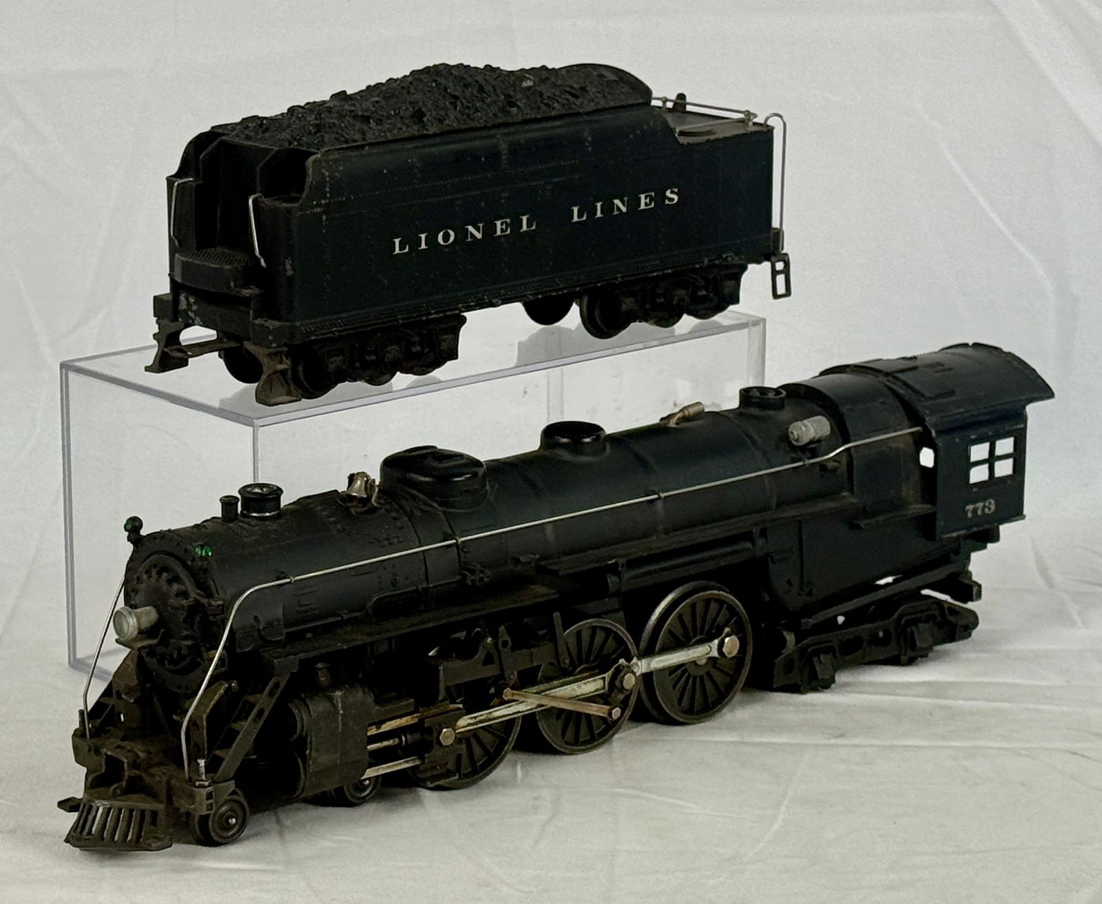 Lionel 773 Hudson O Gauge Steam Locomotive and 2426W Tender, circa 1950 (1 of 3)