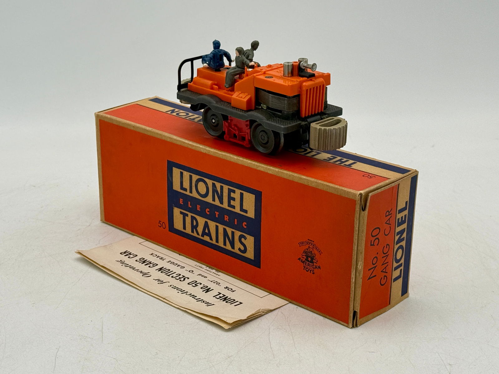 Lionel No. 50 Postwar Section Gang Car with grey bumpers (1 of 3)