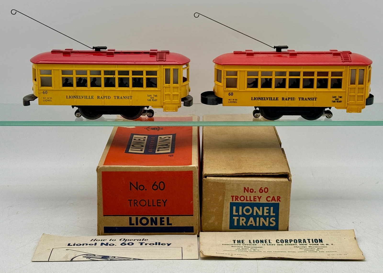 2 Lionel Postwar No. 60 Lionelville Rapid Transit Trolley Cars (1 of 3)