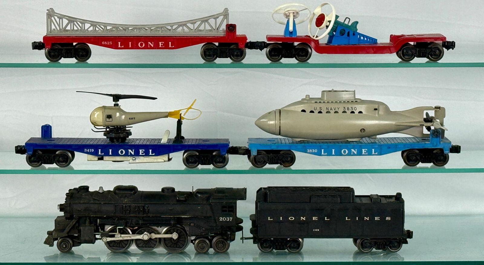 Lionel Postwar O-Gauge Trains Set, (1 of 2)