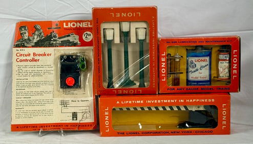 4 Lionel Model Train Accessories in Original Boxes