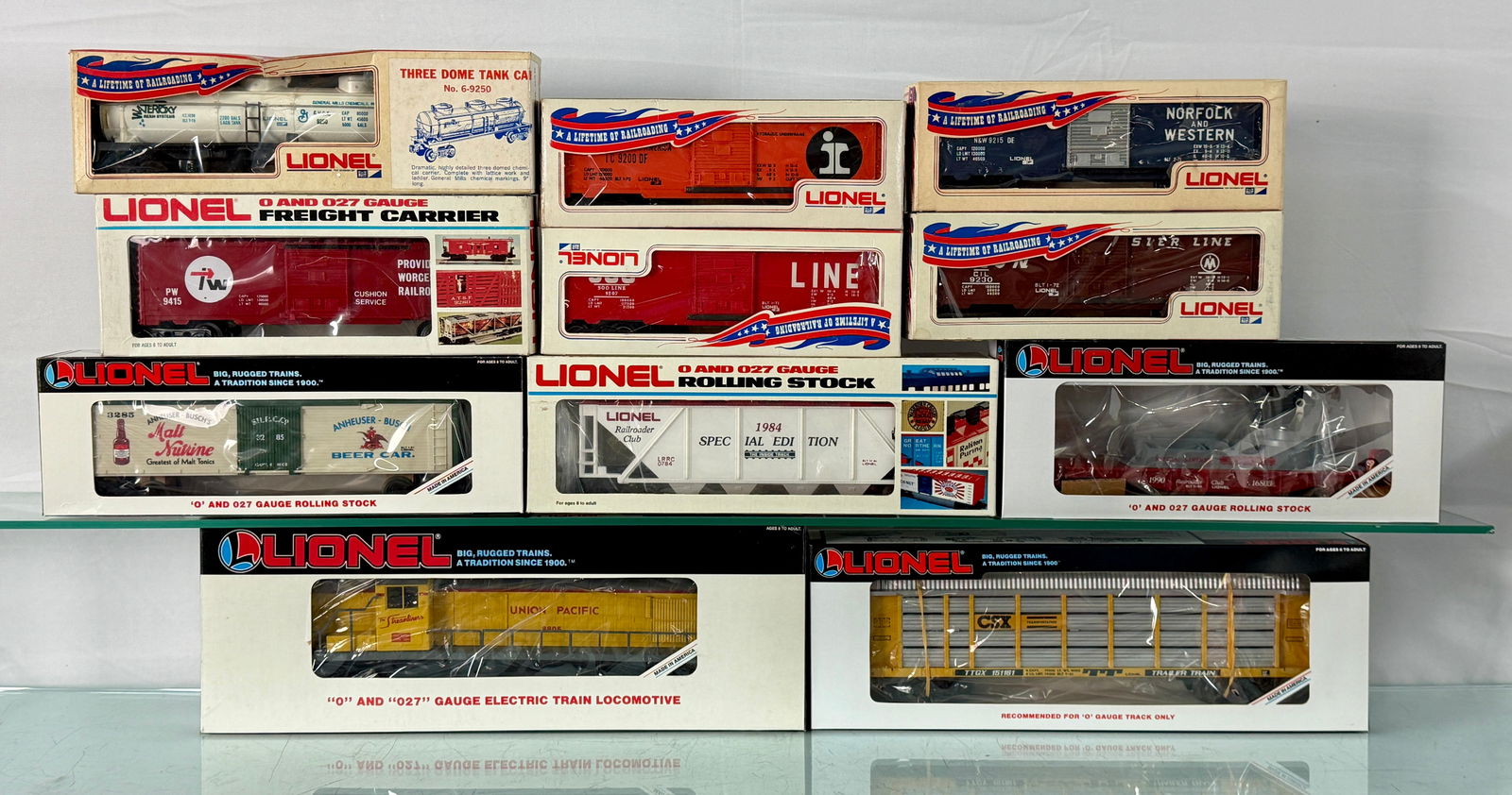 Lionel Train set (1 of 2)