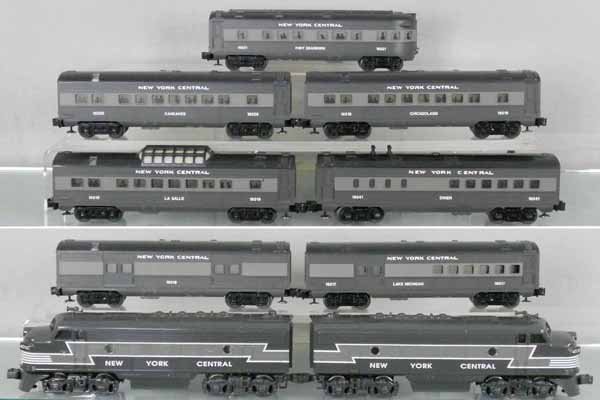 WILLIAMS & LIONEL TRAIN SET: O ga, Williams NYC diesels w/Lionel cars 16017, 16016, 16041, 16018, 16020, 16019, 16021, C7-8.