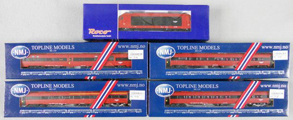 ROCO NSB TRAIN SET: HO ga, 2-rail, 62694 diesel loco w/Topline Models cars 124202, 120202, 121202, 122212, orig boxes, C9.
