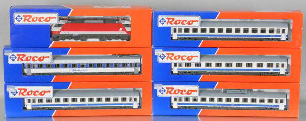 ROCO TRAIN SET: HO ga, 2-rail, 43820 electric loco w/cars 44372, 44373, 3 #44375, orig boxes, C9.