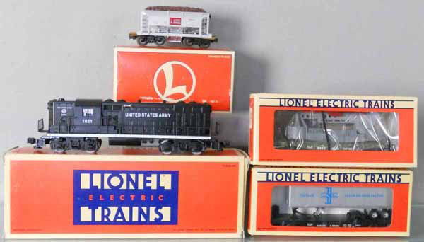 LIONEL TRAIN SET: O ga, 18840 US Army GP7 w/cars 51503, 16911, 16718, orig boxes minor wear, C8.