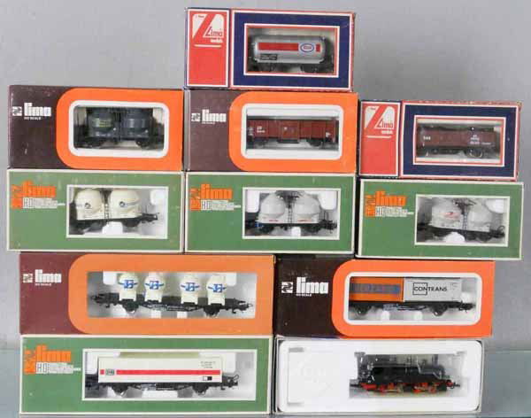 ROCO & LIMA TRAIN SET: HO ga, 2-rail, Roco 43282 loco w/Lima cars 2844, 2656, 2859, 2803, 2804, 2805, 2802, 2804, 3520, 3171, orig boxes & inserts, C9.