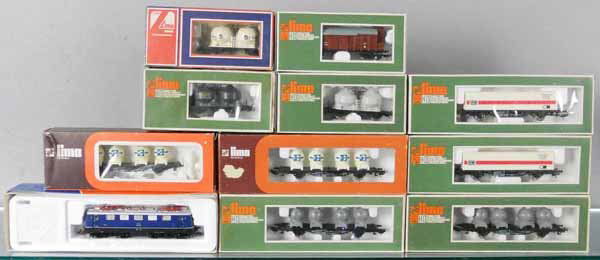 ROCO & LIMA TRAIN SET: HO ga, 2-rail, Roco 43636 electric loco w/Lima cars 2 #2859, 2 #2841, 2844, 1640, 3105, 2803, 2804, 2711, orig boxes & inserts minor wear, C9.