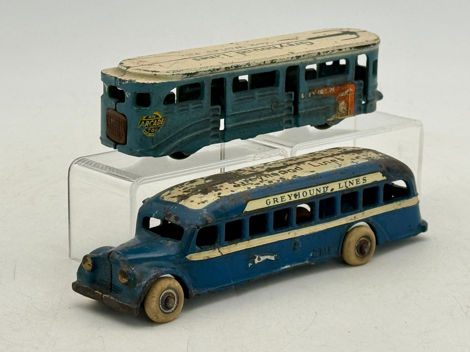 Two Arcade Cast Iron Greyhound Toy Buses (1 of 2)