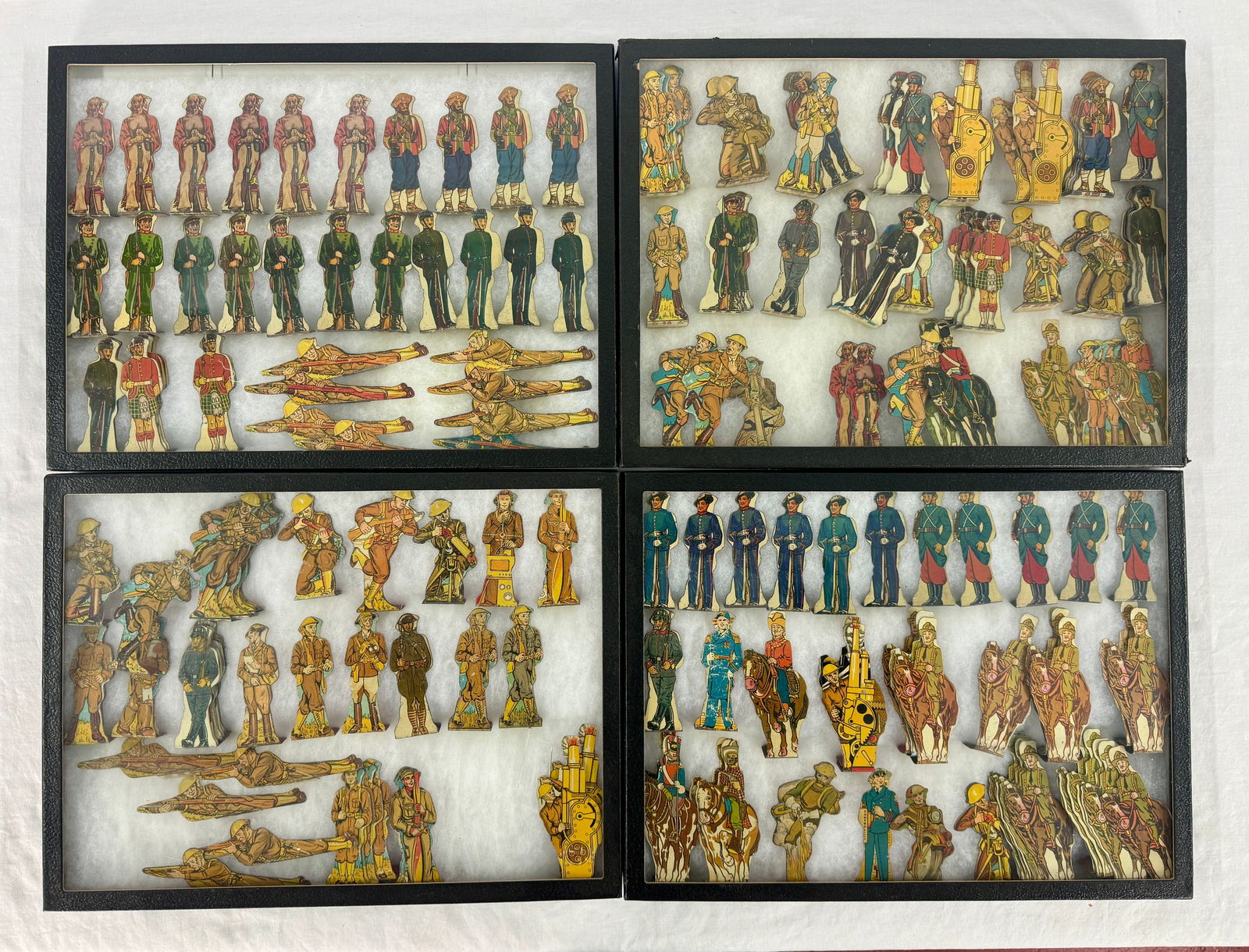 A Group of Vintage Marx Tin Litho Toy Soldiers and Buildings (1 of 2)