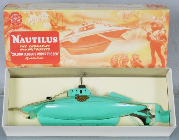 SUTCLIFFE NAUTILUS SUBMARINE: painted tin, windup working, no key, 9 3/4" long, orig box & insert, insert has minor wear, C9-10.